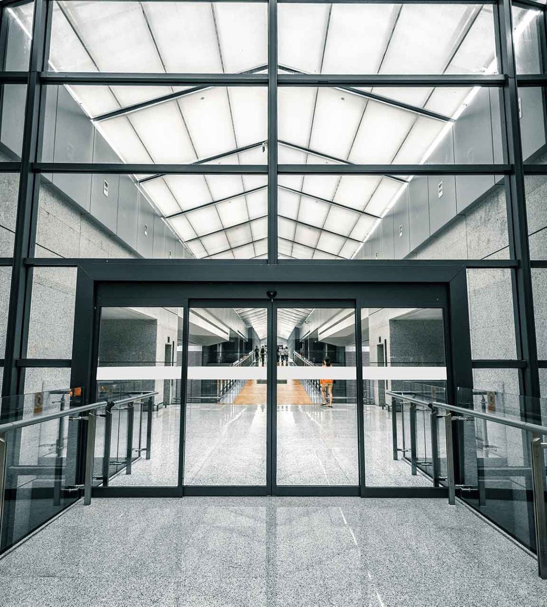 office-building-2022-09-15-23-01-27-utc.jpg